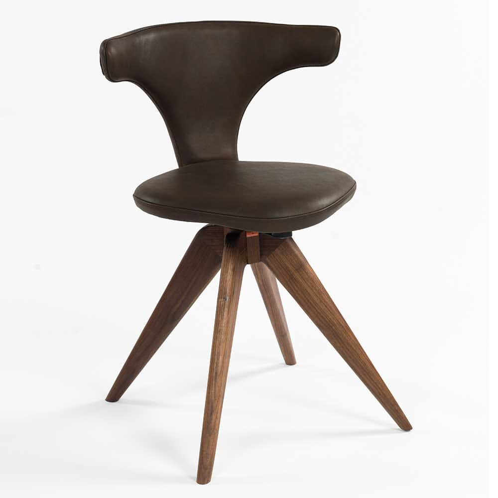 Freisitz mit Leder und Nussbaum geölt